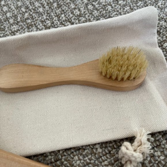 Essential Living - 3-Piece Dry Brushing Spa Kit - NWT - Picture 7 of 9